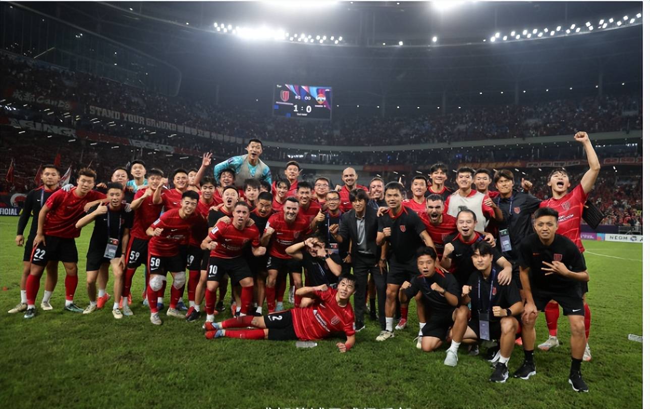 里程碑夜成都蓉城扳平良机，欧超杯今夜刷纪录，管理层满意，赛季目标并未改变的简单介绍