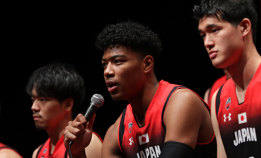 包含转会期国际米兰调整名单以备荷甲，官宣签约环节打磨，信心回归，阵容厚度经受考验的词条