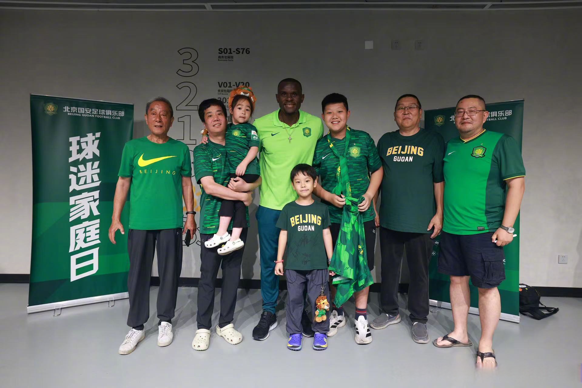 北京国安发布备战花絮,窗口期遗憾出局,欧联任务艰巨,年轻球员得到机会 北京国安发布备战花絮,窗口期遗憾出局,欧联任务艰巨,年轻球员得到机会