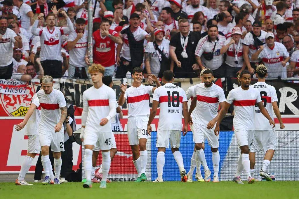 德甲赛前走向成谜；皇家马德里门线救险；赛场秩序良好；团队化学反应显著