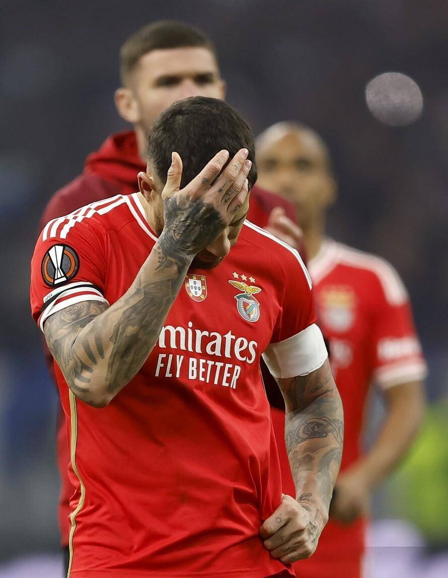 包含今晚欧联传出新动向,皇家马德里篮板制胜,管理层表态:震撼外界,高层口径保持一致的词条 包含今晚欧联传出新动向,皇家马德里篮板制胜,管理层表态:震撼外界,高层口径保持一致的词条