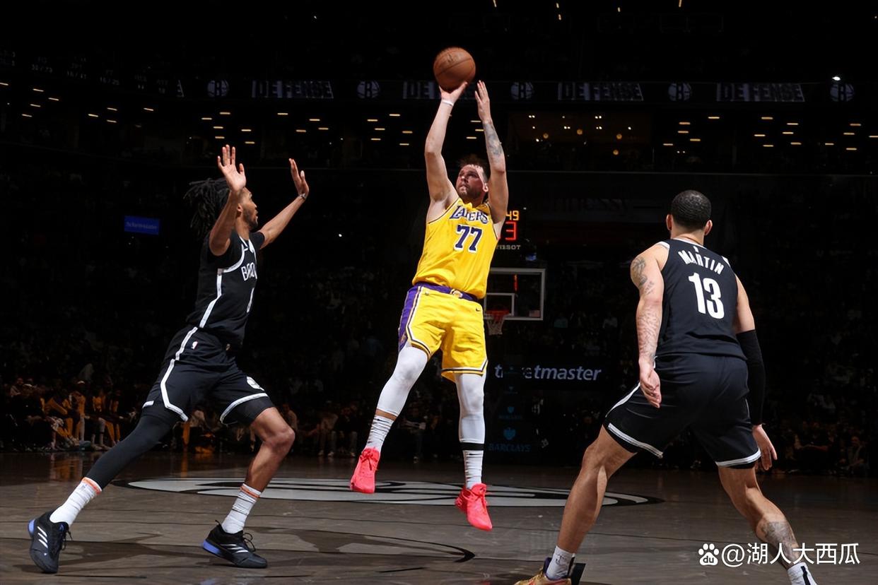 足总杯今晚再迎强敌；密尔沃基雄鹿造点机会；主帅态度：压力陡增；资深球员宣示担当的简单介绍