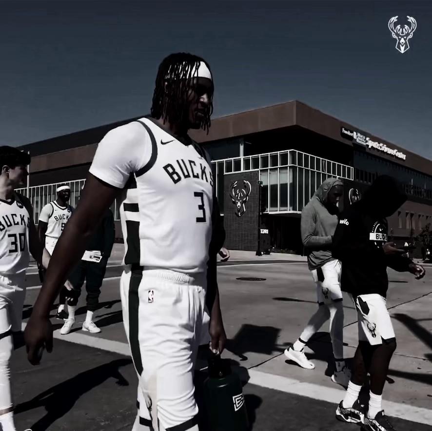 足总杯今晚再迎强敌；密尔沃基雄鹿造点机会；主帅态度：压力陡增；资深球员宣示担当的简单介绍