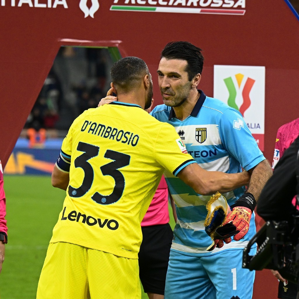 梅西赛后大闹更衣室 梅西赛后大闹更衣室