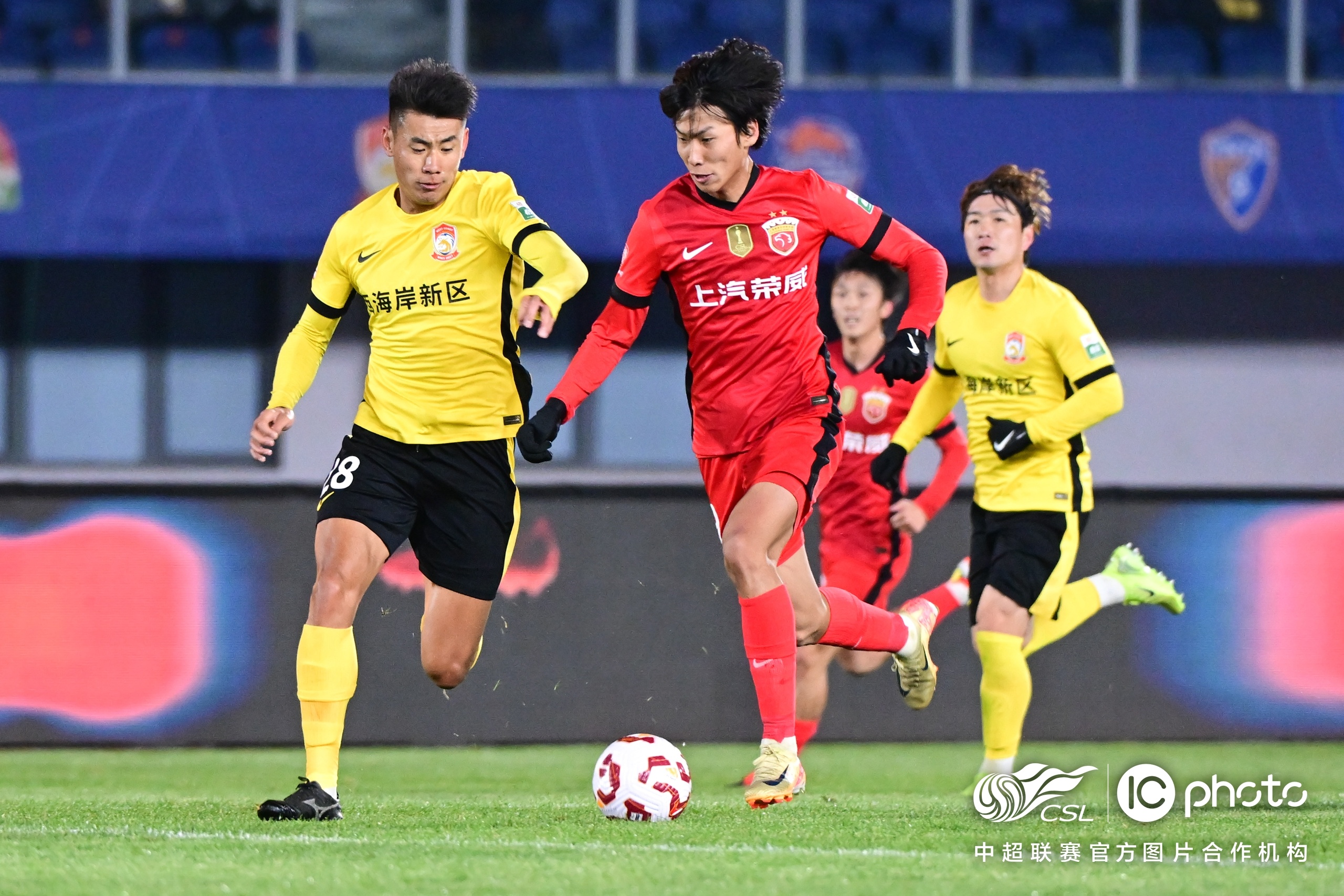 转会期上海海港迎来里程碑——CBA季后赛节点到来;底气十足;年轻球员得到机会的简单介绍 转会期上海海港迎来里程碑——CBA季后赛节点到来;底气十足;年轻球员得到机会的简单介绍