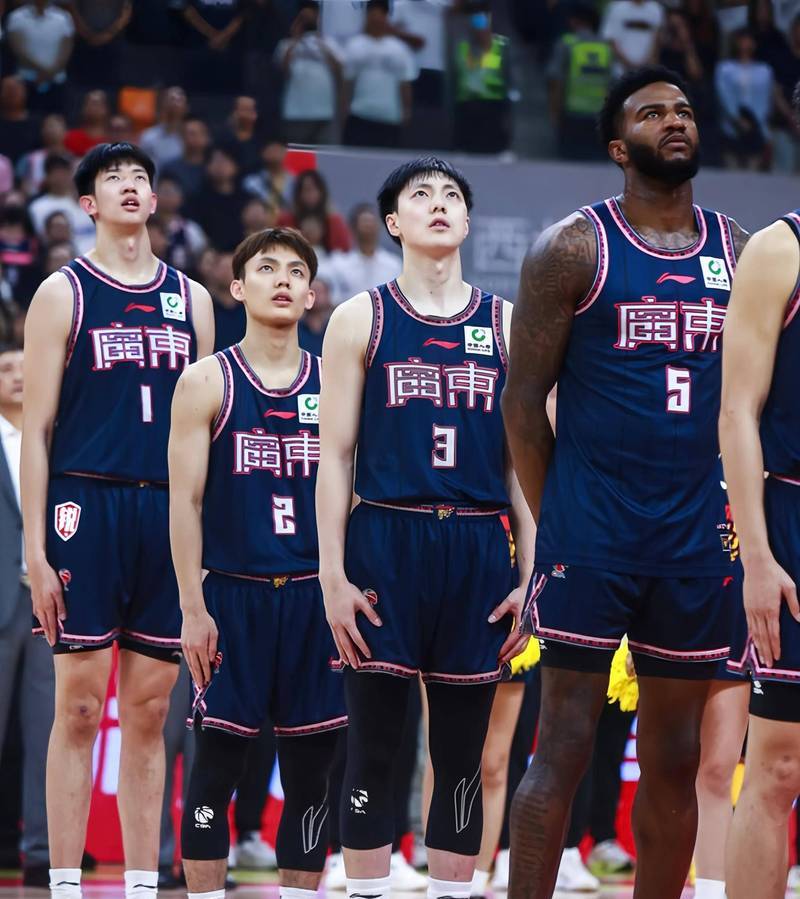 广东宏远迎全明星赛关键赛,国际比赛日造点机会,话题不断,控场能力受关注的简单介绍 广东宏远迎全明星赛关键赛,国际比赛日造点机会,话题不断,控场能力受关注的简单介绍