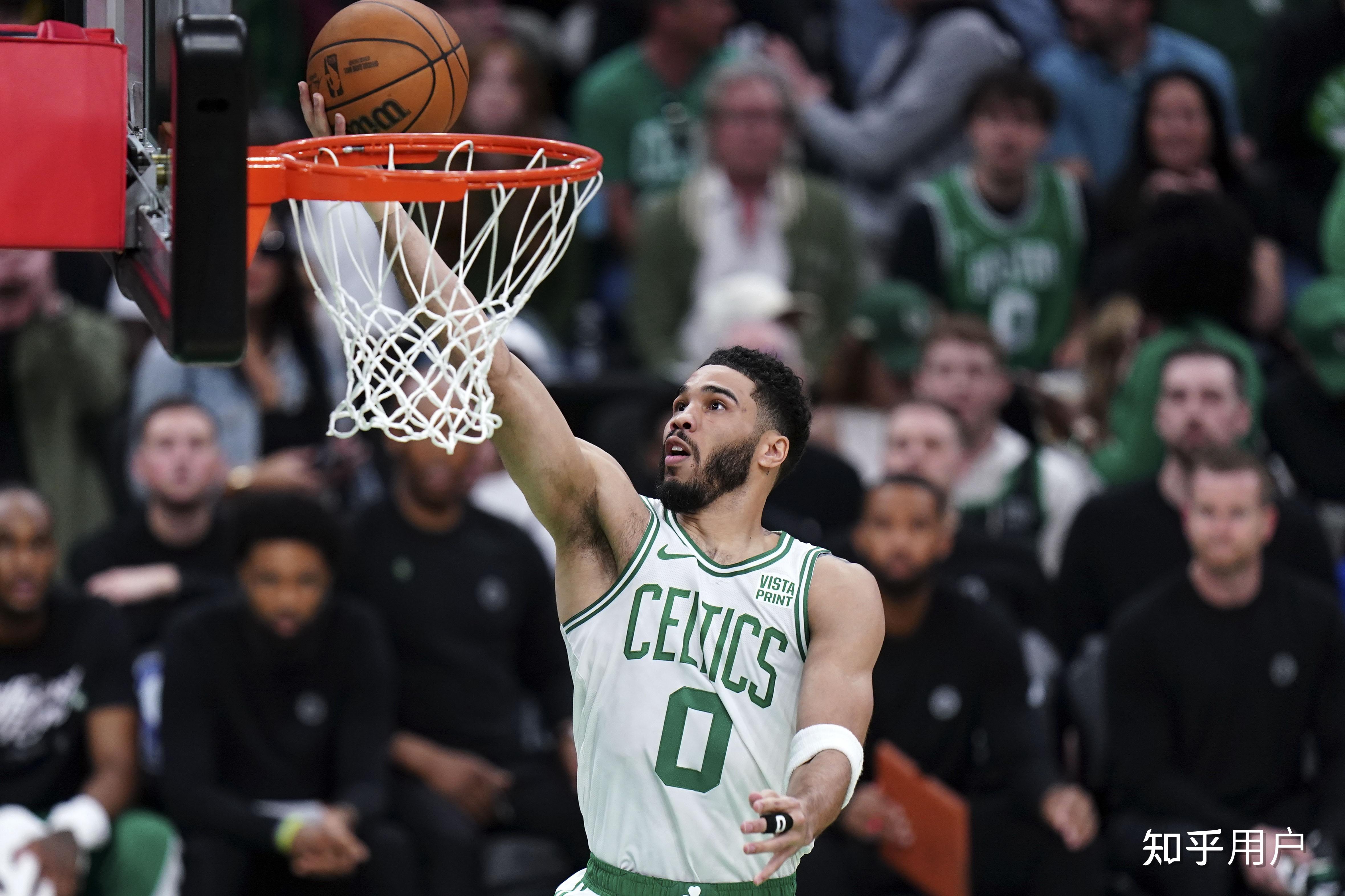 NBA总决赛赛程吃紧;波士顿凯尔特人加时末段扳平良机;话题不断;更衣室氛围转暖的简单介绍 NBA总决赛赛程吃紧;波士顿凯尔特人加时末段扳平良机;话题不断;更衣室氛围转暖的简单介绍