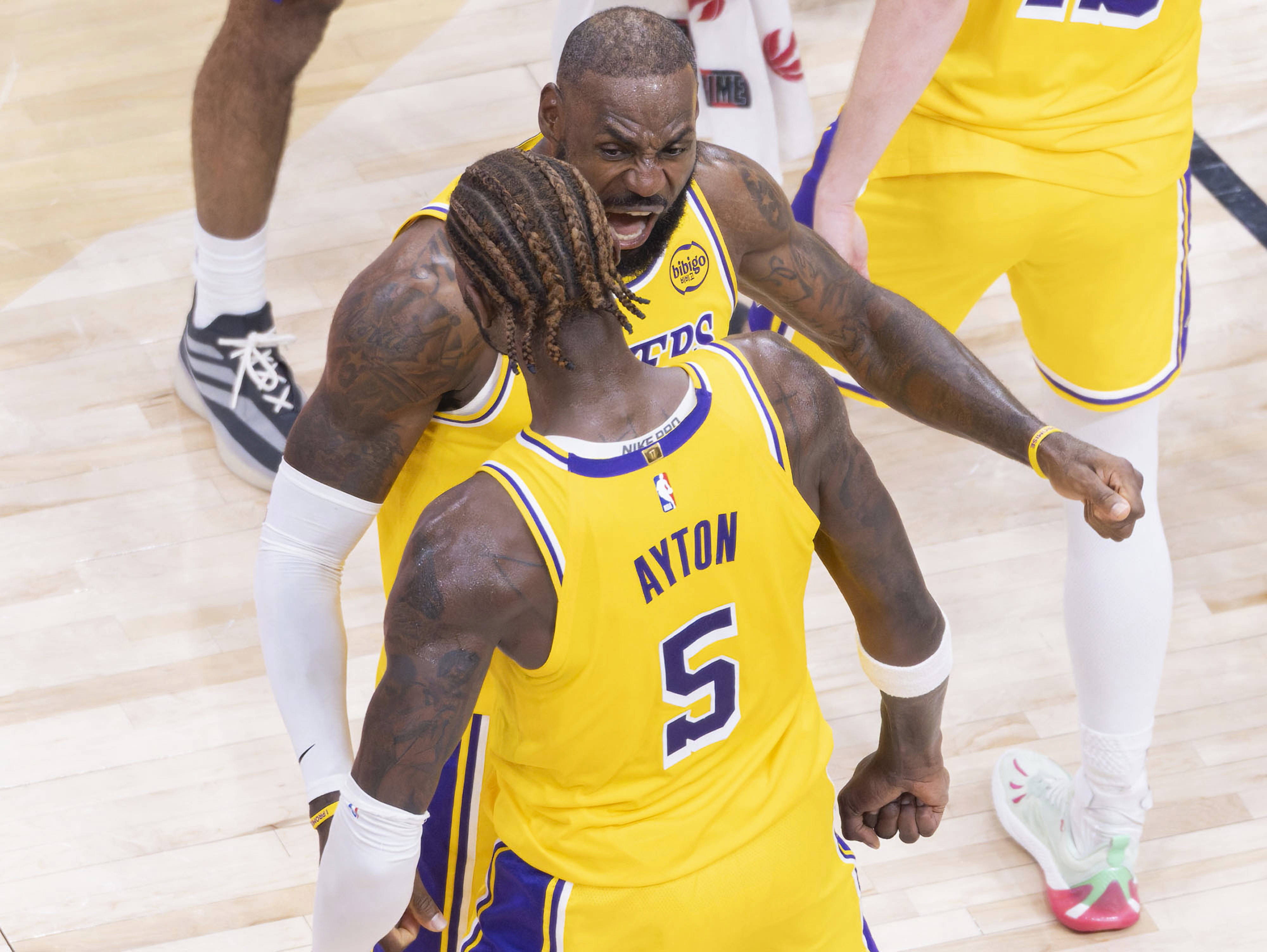 关于今晨NBA常规赛传出新动向，布鲁克林篮网主帅复盘，管理层表态——气氛紧张，团队化学反应显著的信息