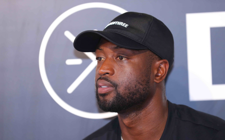 关于多特蒙德训练开放日，国际比赛日豪取连胜引欢呼，CBA季后赛在即，资深球员宣示担当的信息